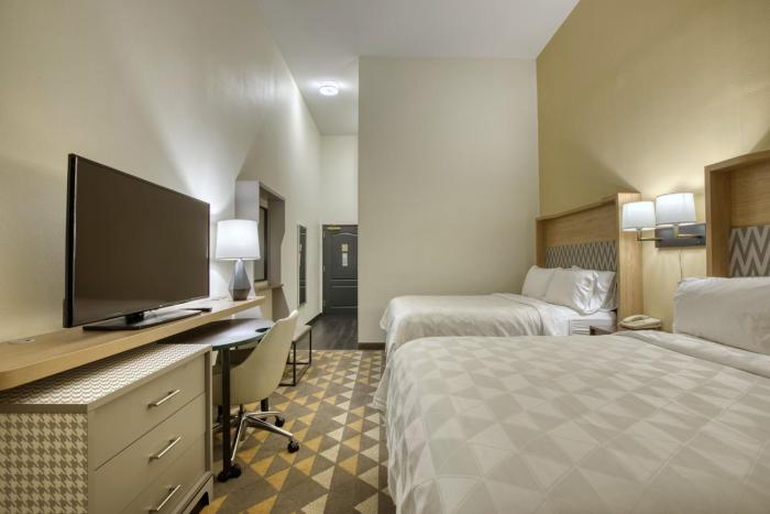 holiday inn hotel and suites madison west an ihg hotel