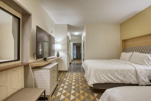 holiday inn hotel and suites madison west an ihg hotel