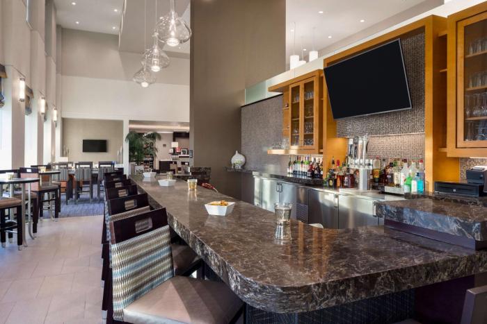 hampton inn and suites rosemont chicago ohare