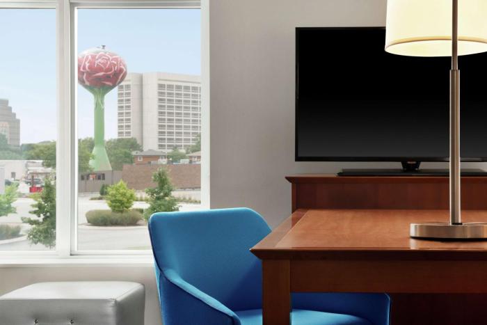 hampton inn and suites rosemont chicago ohare