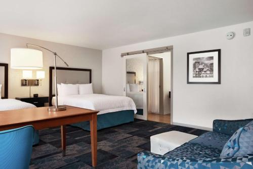 hampton inn and suites rosemont chicago ohare