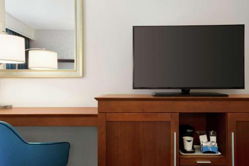 hampton inn and suites rosemont chicago ohare