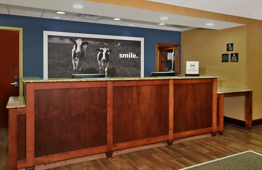 hampton inn and suites madisonville