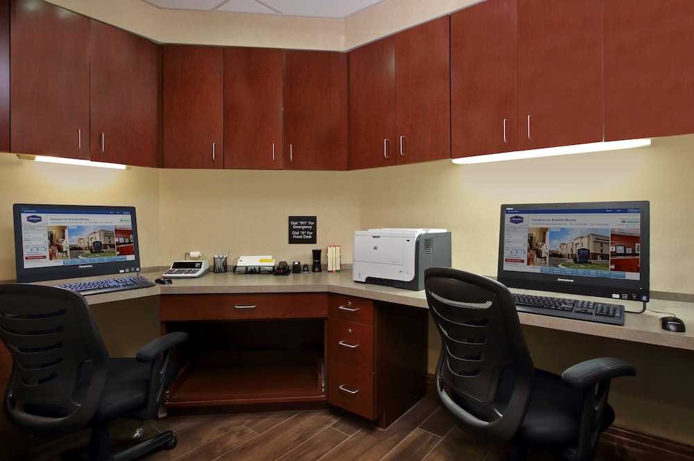 hampton inn and suites madisonville