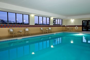 hampton inn and suites madisonville