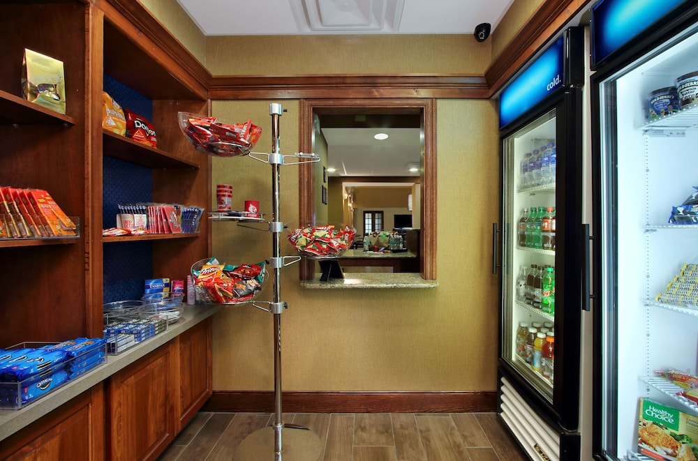 hampton inn and suites madisonville