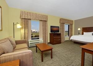 hampton inn and suites madisonville