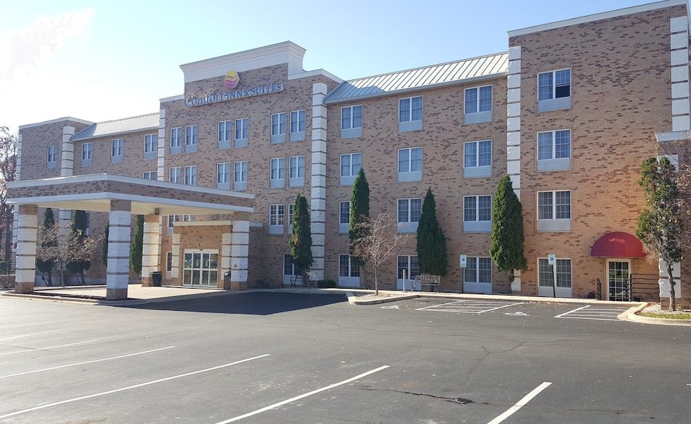 comfort inn and suites grafton cedarburg