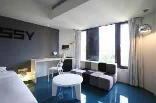 papa whale kaohsiung formosa boulevard