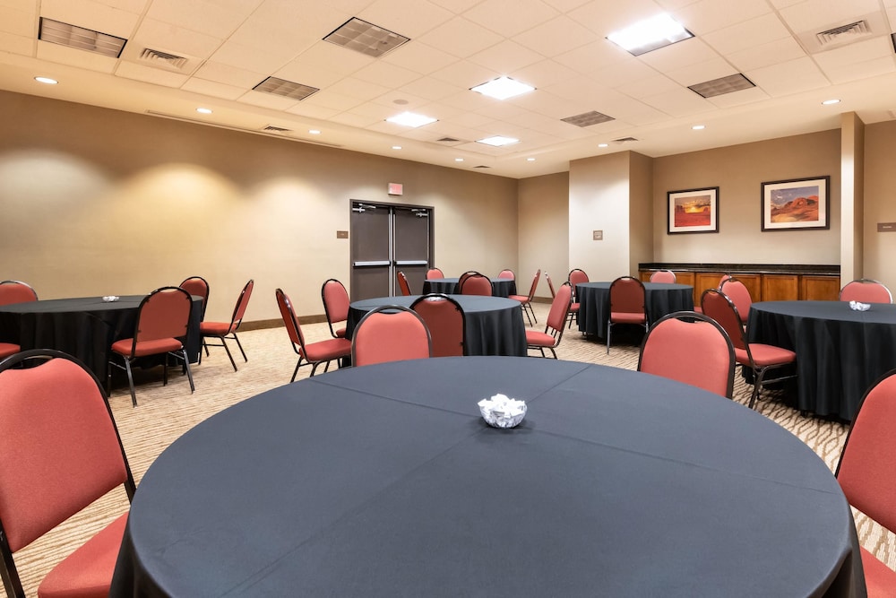 comfort suites goodyear west phoenix