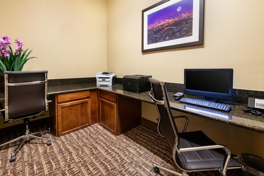comfort suites goodyear west phoenix