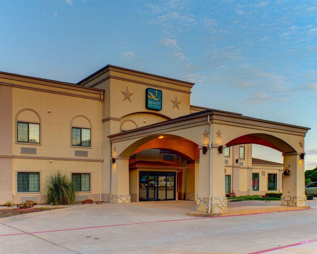 quality inn and suites glen rose