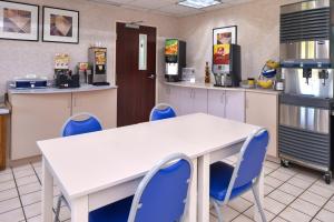 americas best value inn and suites maryville