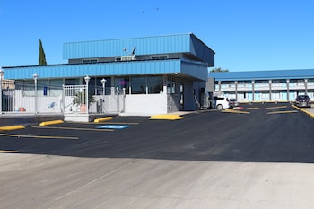Lonestar Inn,Near Kerrville Convention & Visitors Bureau,2 star