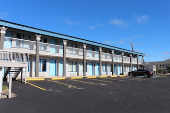Lonestar Inn,Near Kerrville Convention & Visitors Bureau,2 star