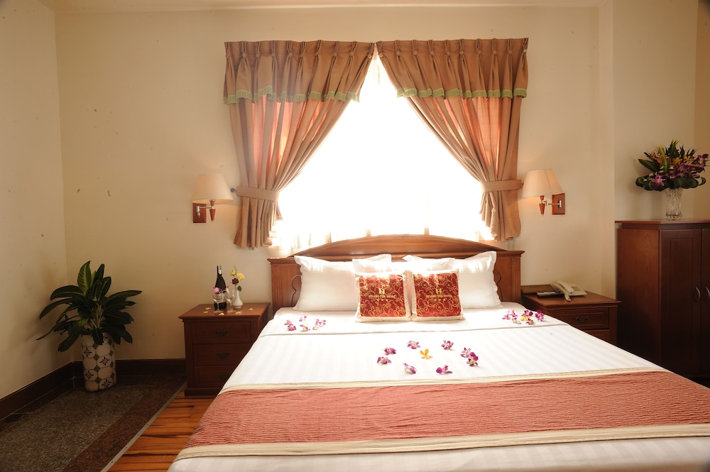 hoang yen hotel