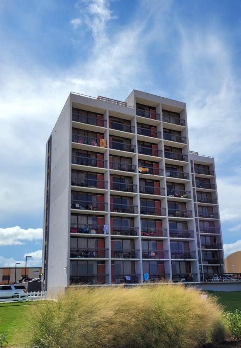 breakers resort inn
