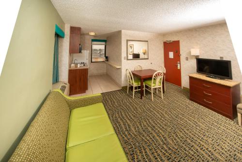 breakers resort inn