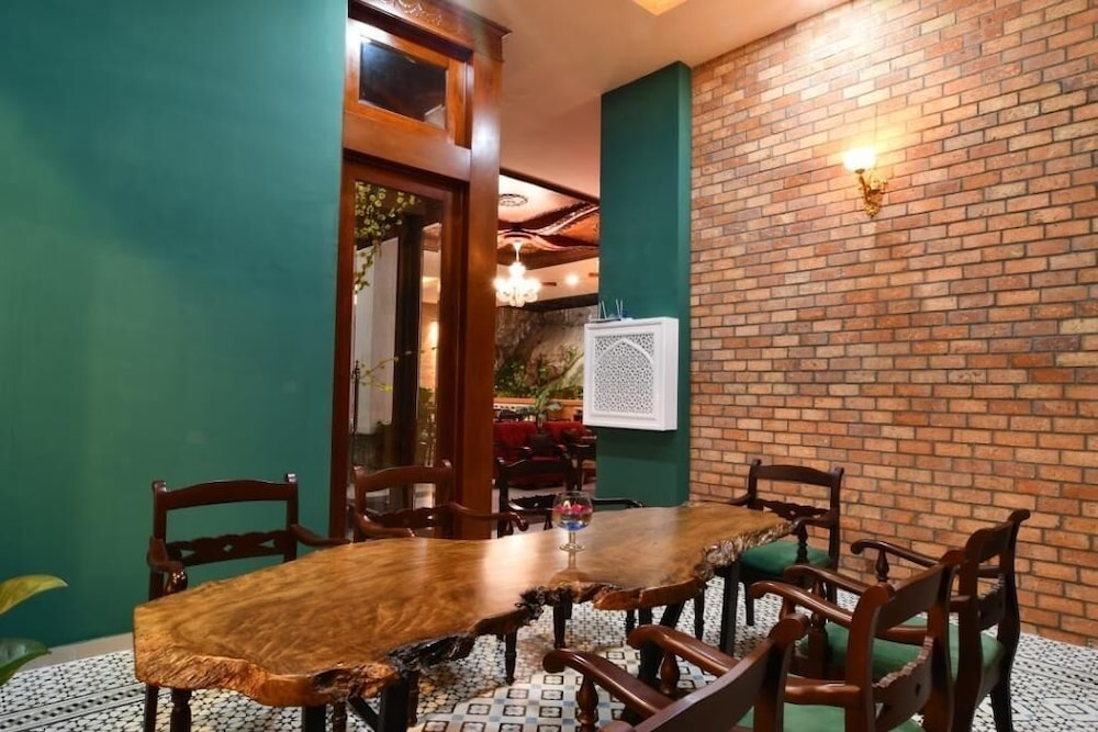 nathalies vung tau restaurant and hotel