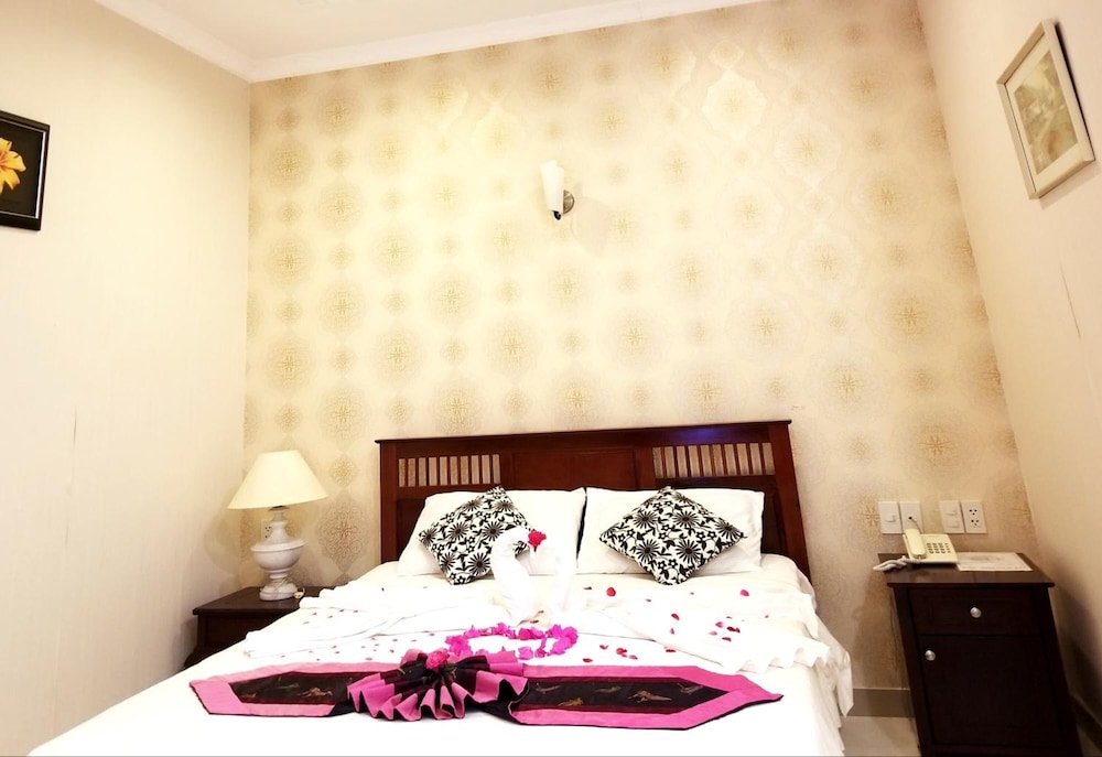 nathalies vung tau restaurant and hotel