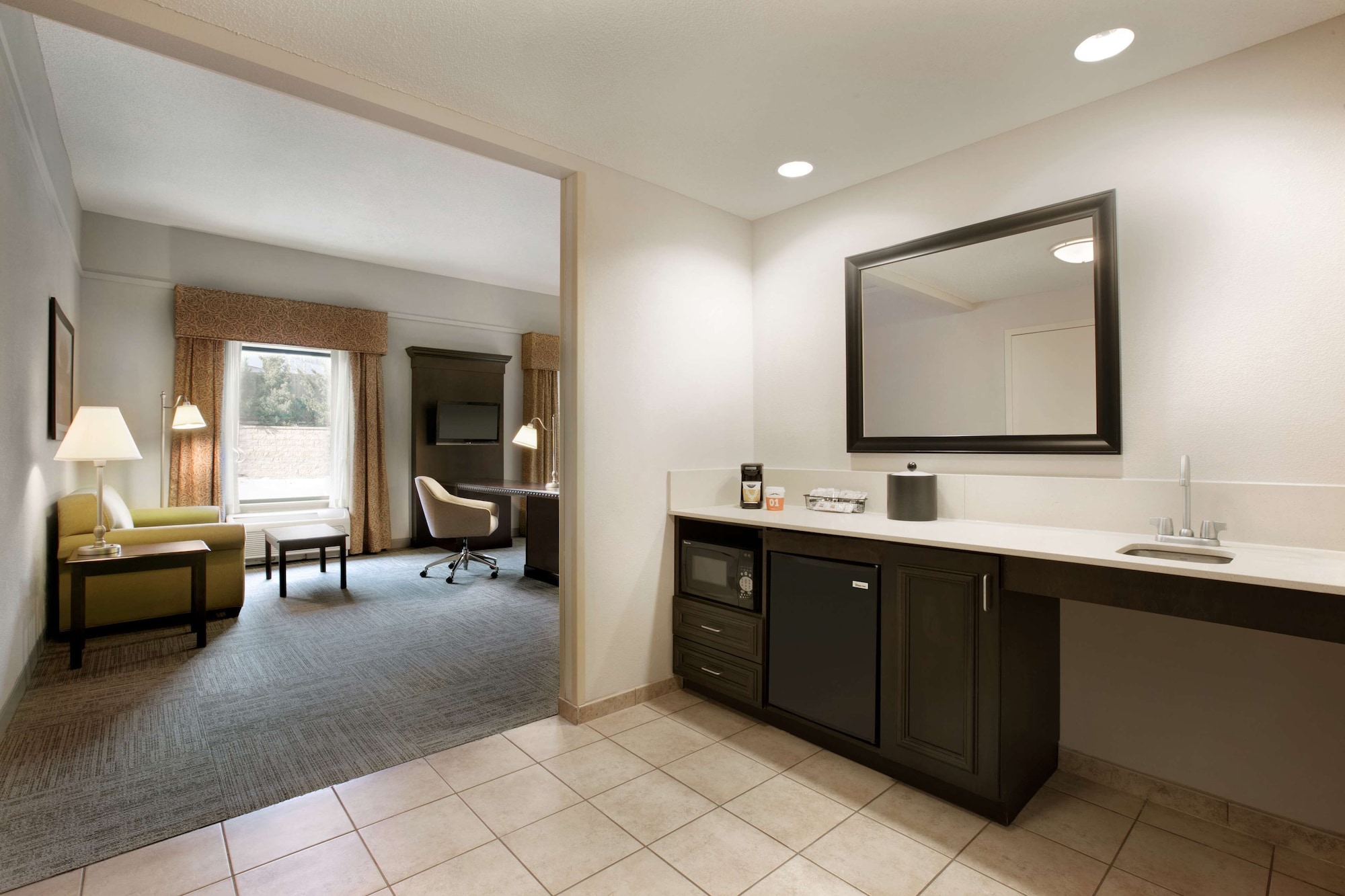 hampton inn and suites mahwah