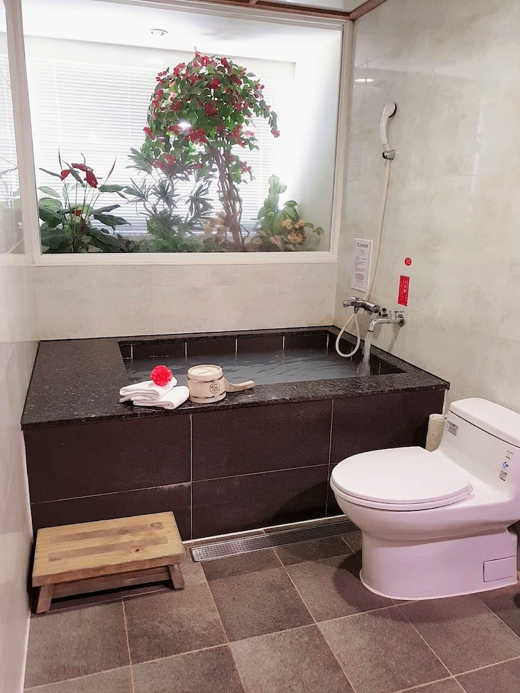 chyuan du spring resort