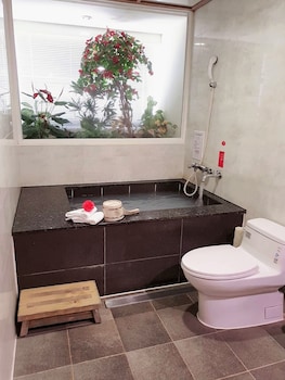 chyuan du spring resort