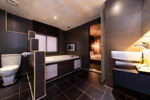 the river fashion hotel