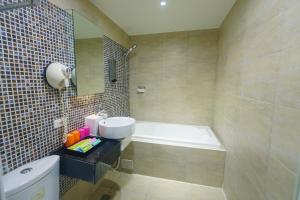 the river fashion hotel