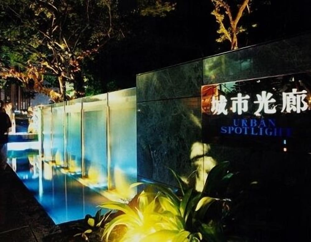 the river fashion hotel