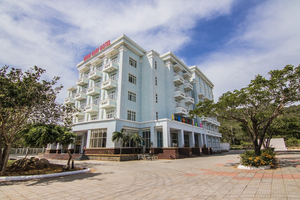 minh dam hotel and restaurant