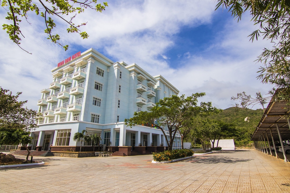 minh dam hotel and restaurant