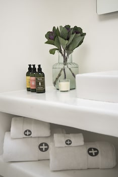 manastir alacati hotel