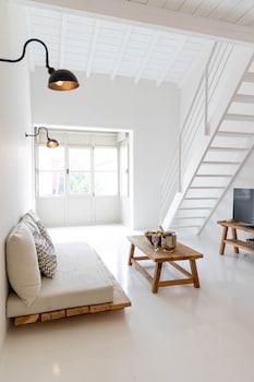 manastir alacati hotel