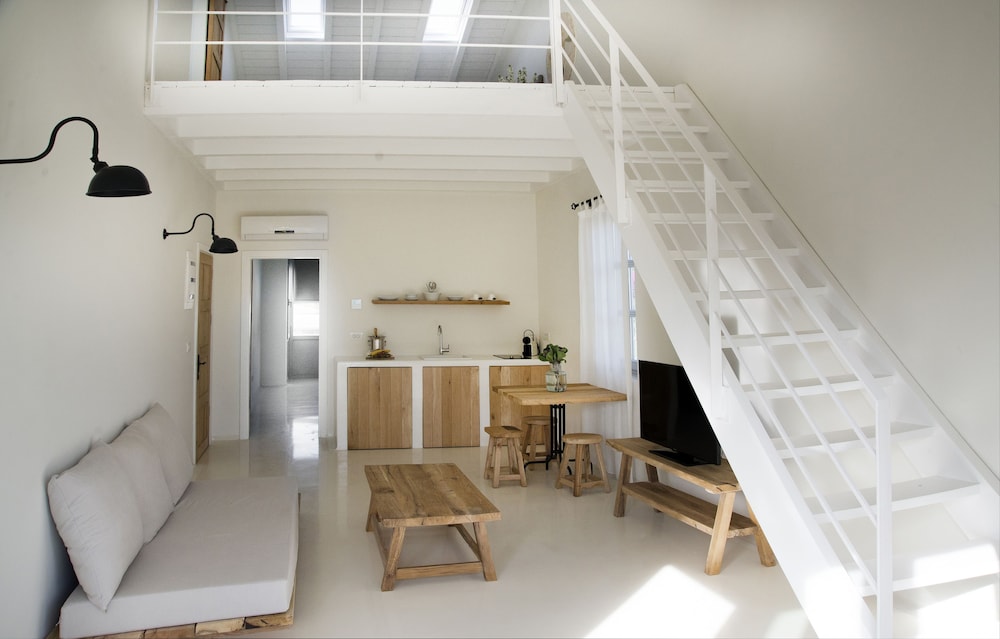 manastir alacati hotel