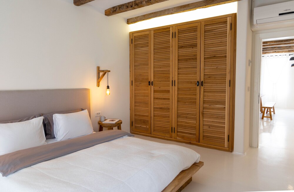 manastir alacati hotel