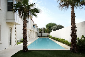 manastir alacati hotel