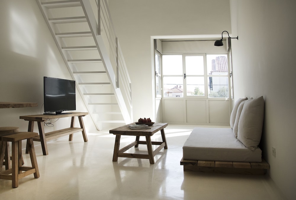 manastir alacati hotel