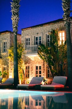 manastir alacati hotel