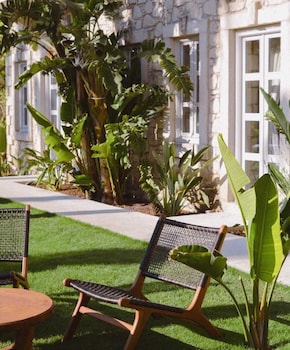 manastir alacati hotel