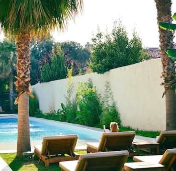 manastir alacati hotel