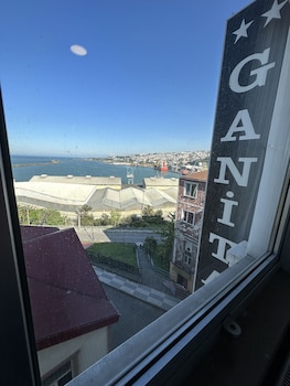 ganita life hotel