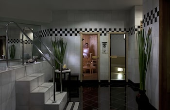 diamond hotel philippines