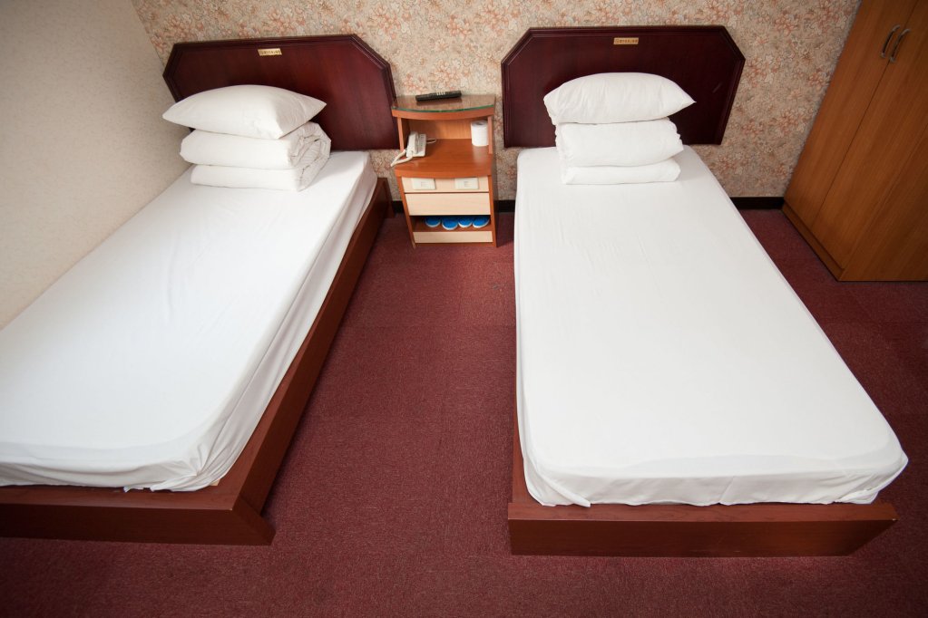 new may flower hotel