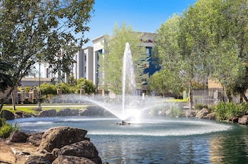 hampton inn and suites manteca