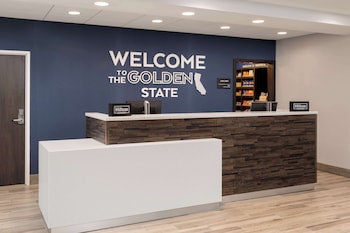hampton inn and suites manteca