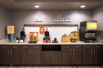 hampton inn and suites manteca