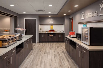 hampton inn and suites manteca