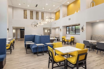 hampton inn and suites manteca