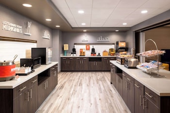 hampton inn and suites manteca